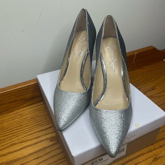 Jessica Simpson Silver Metallic Size 8.5 Pumps - Picture 7 of 7